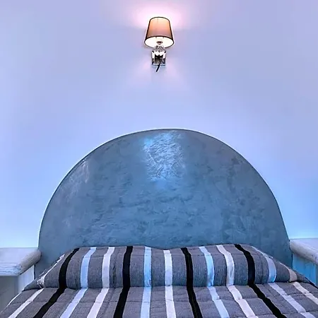 Remvi Hotel Firostefani