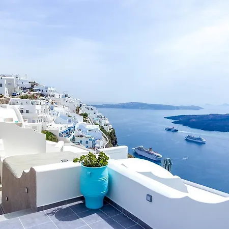 Hotel Remvi Firostefani